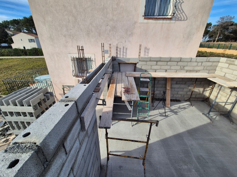 Création de poteaux et linteau en béton armé pour extension – Rousset (13) – poteaux, linteau, béton armé