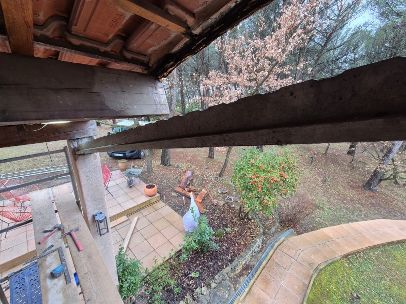Remplacement de poutre sous toiture – Rousset (13) – poutre béton armé, étaiement, poutrelles précontraintes