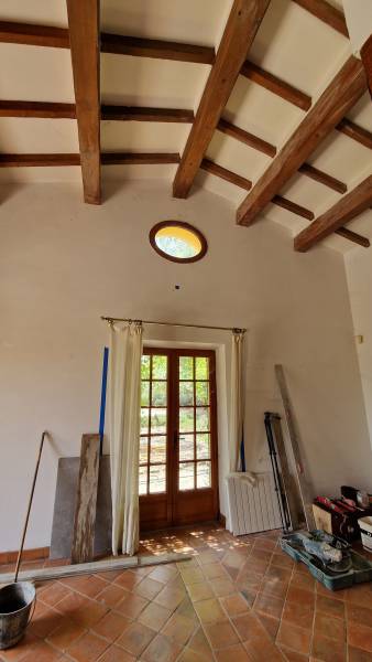 Ouvertures cintrées dans mur porteur à Peynier - linteaux béton armé plein cintre