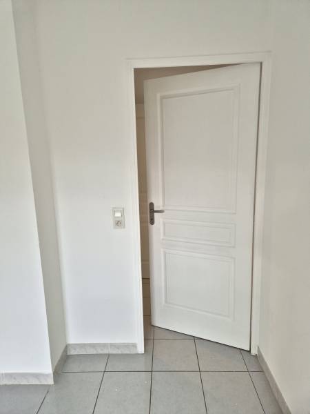 Rénovation complète d’appartement, Rousset (13), salle de bain, cloisons placo, parquet PVC