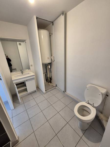 Rénovation complète d’appartement, Rousset (13), salle de bain, cloisons placo, parquet PVC