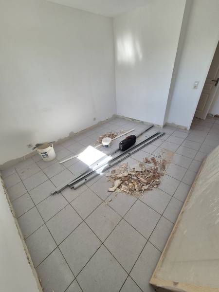 Rénovation complète d’appartement, Rousset (13), salle de bain, cloisons placo, parquet PVC