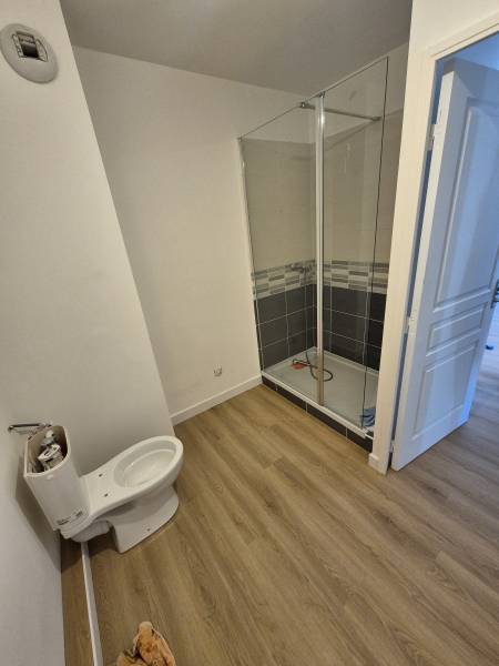Rénovation complète d’appartement, Rousset (13), salle de bain, cloisons placo, parquet PVC