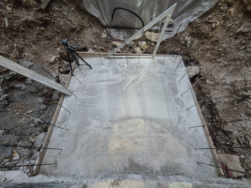 Fondations et dalle béton armé à Châteauneuf-le-Rouge pour cage d'ascenseur extérieure