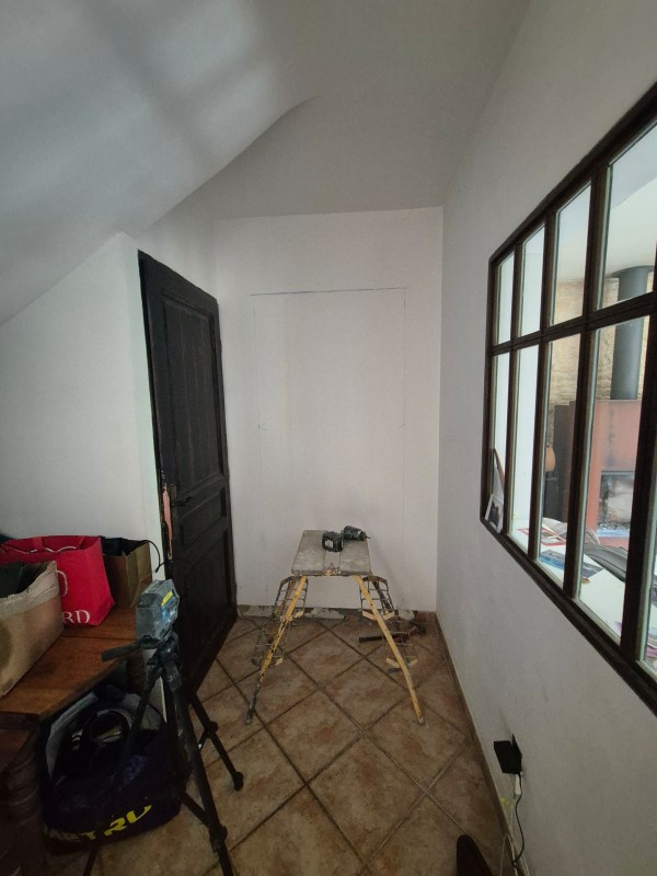 Création d’une ouverture dans une cloison en placo, Fuveau (13), découpe, pose de porte de fin de chantier