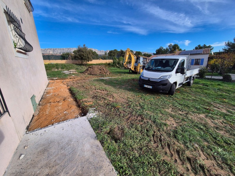 Terrassement et fondations d’extension de maison – Rousset (13) – terrassement, fondations béton armé