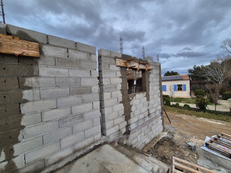 Création de poteaux et linteau en béton armé pour extension – Rousset (13) – poteaux, linteau, béton armé