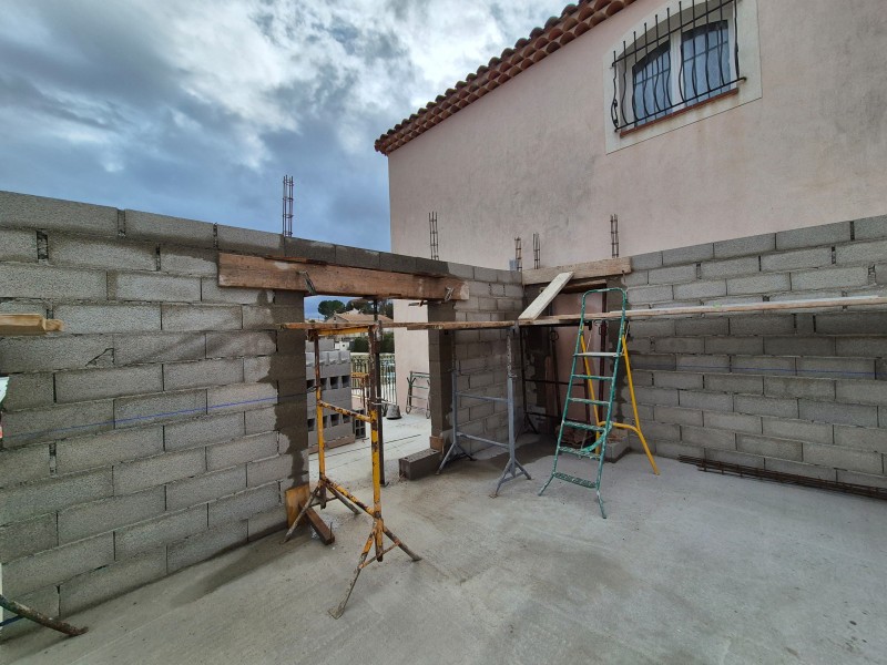 Création de poteaux et linteau en béton armé pour extension – Rousset (13) – poteaux, linteau, béton armé