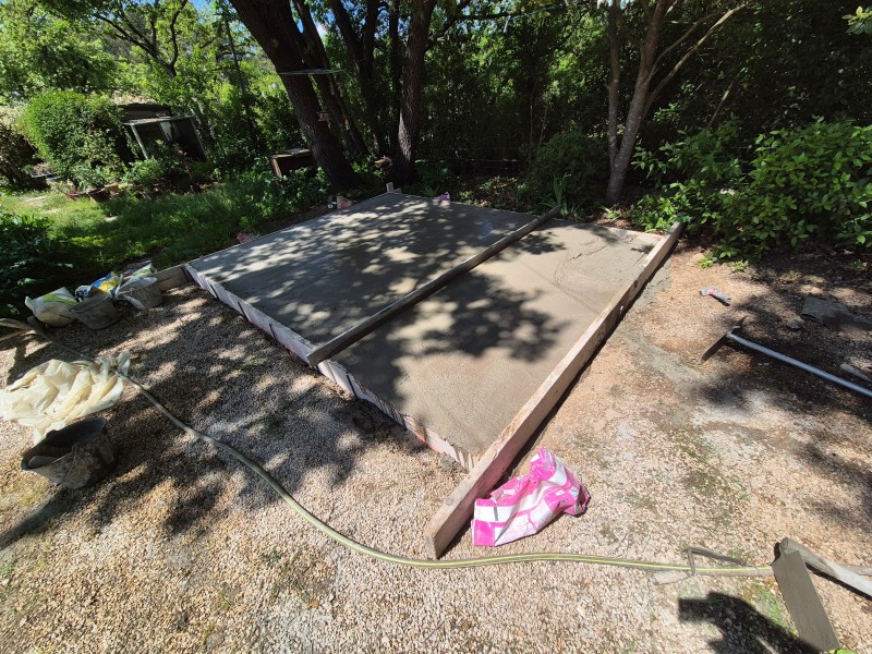 Réalisation d’une dalle pour abri de jardin – Fuveau (13) – dalle béton armé