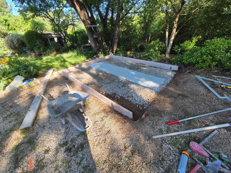 Réalisation d’une dalle pour abri de jardin – Fuveau (13) – dalle béton armé