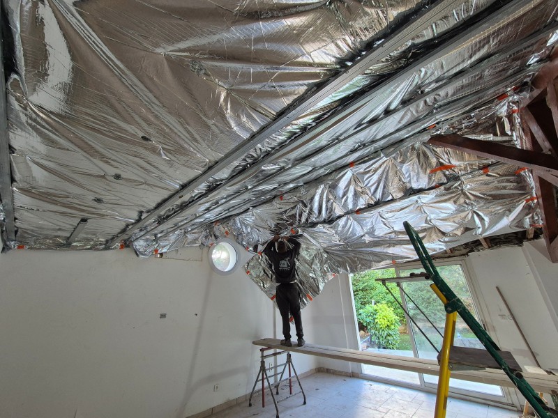 Rénovation de faux plafond, Rousset (13), ossature métallique, isolant mince multicouche, BA13