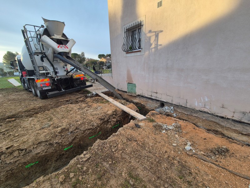 Terrassement et fondations d’extension de maison – Rousset (13) – terrassement, fondations béton armé