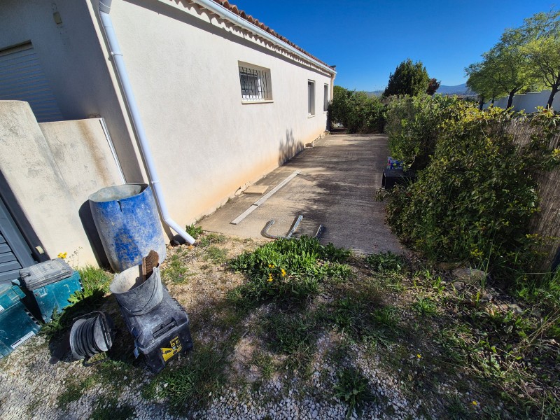 Mise en place de chapes avec formes de pentes pour terrasses extérieures – Trets (13)