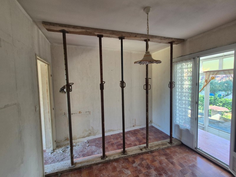 Élargissement d’ouverture mur porteur cuisine séjour – Rousset (13) – IPN acier, étaiement, démolition