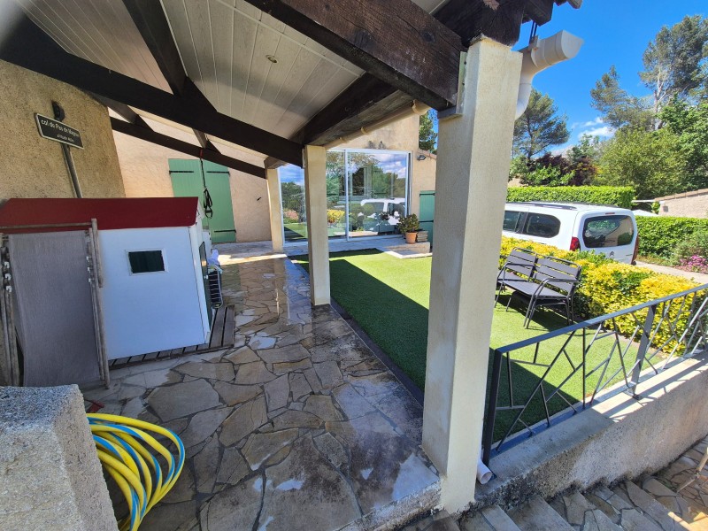 Remplacement de poteaux de toiture de terrasse – Rousset, Bouches-du-Rhône – poteaux béton armé, coffrage, ferraillage