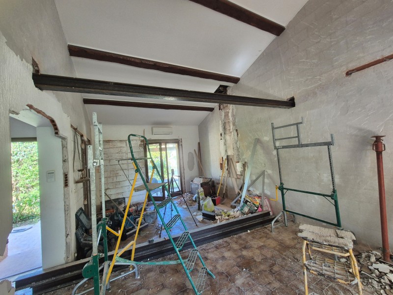 Création d’une mezzanine sur structure IPN – Gardanne (13) – IPN acier, plancher aggloméré