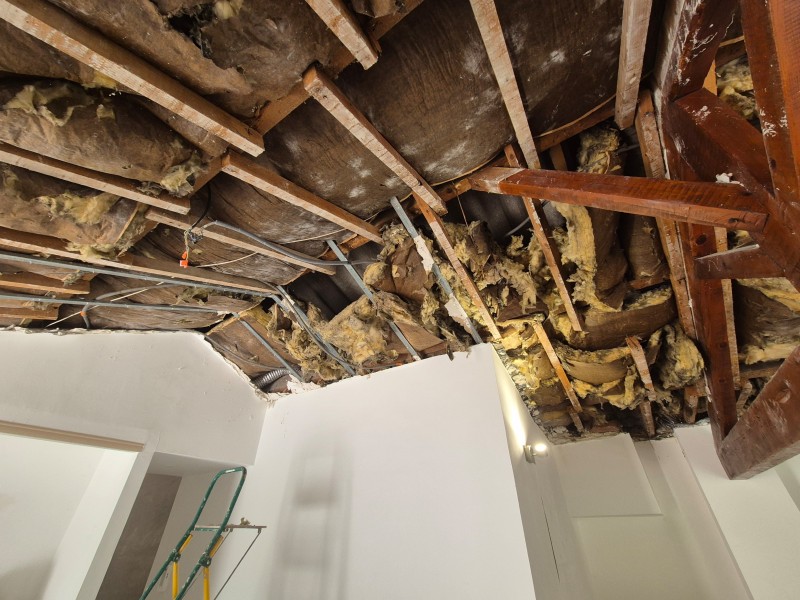 Rénovation de faux plafond, Rousset (13), ossature métallique, isolant mince multicouche, BA13