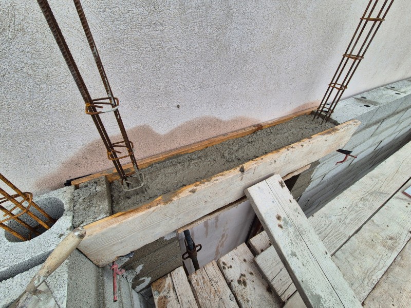 Création de poteaux et linteau en béton armé pour extension – Rousset (13) – poteaux, linteau, béton armé