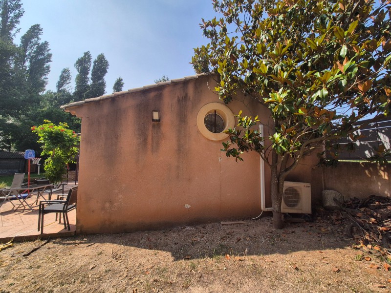 Rénovation de façades à Rousset, Bouches-du-Rhône, reprise d’enduits et isolation intérieure