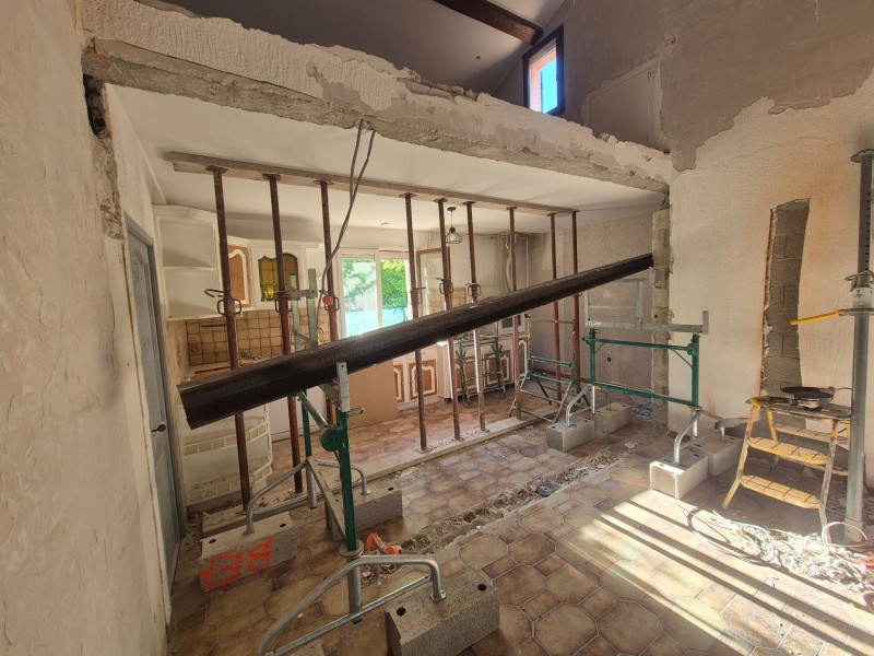 Ouverture d’un mur porteur pour mezzanine – Gardanne, Bouches-du-Rhône – IPN acier, démolition, évacuation