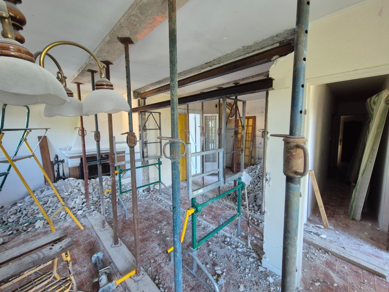 Élargissement d’ouverture mur porteur cuisine séjour – Rousset (13) – IPN acier, étaiement, démolition