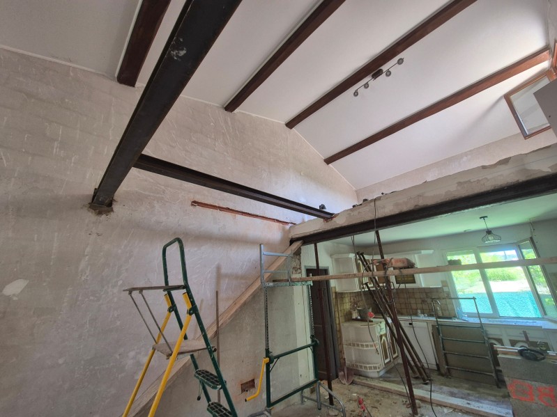 Création d’une mezzanine sur structure IPN – Gardanne (13) – IPN acier, plancher aggloméré