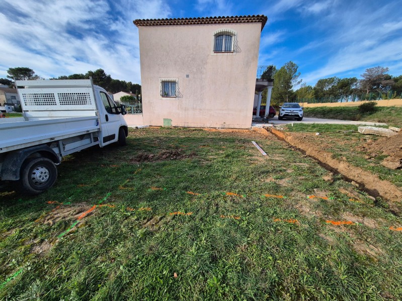Terrassement et fondations d’extension de maison – Rousset (13) – terrassement, fondations béton armé